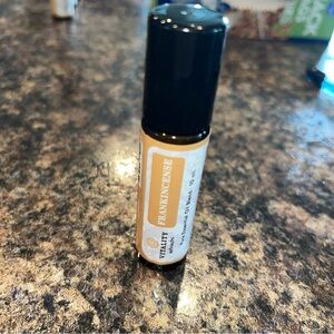 Vitality Frankincense Essential Oil Roller - Black and Gold